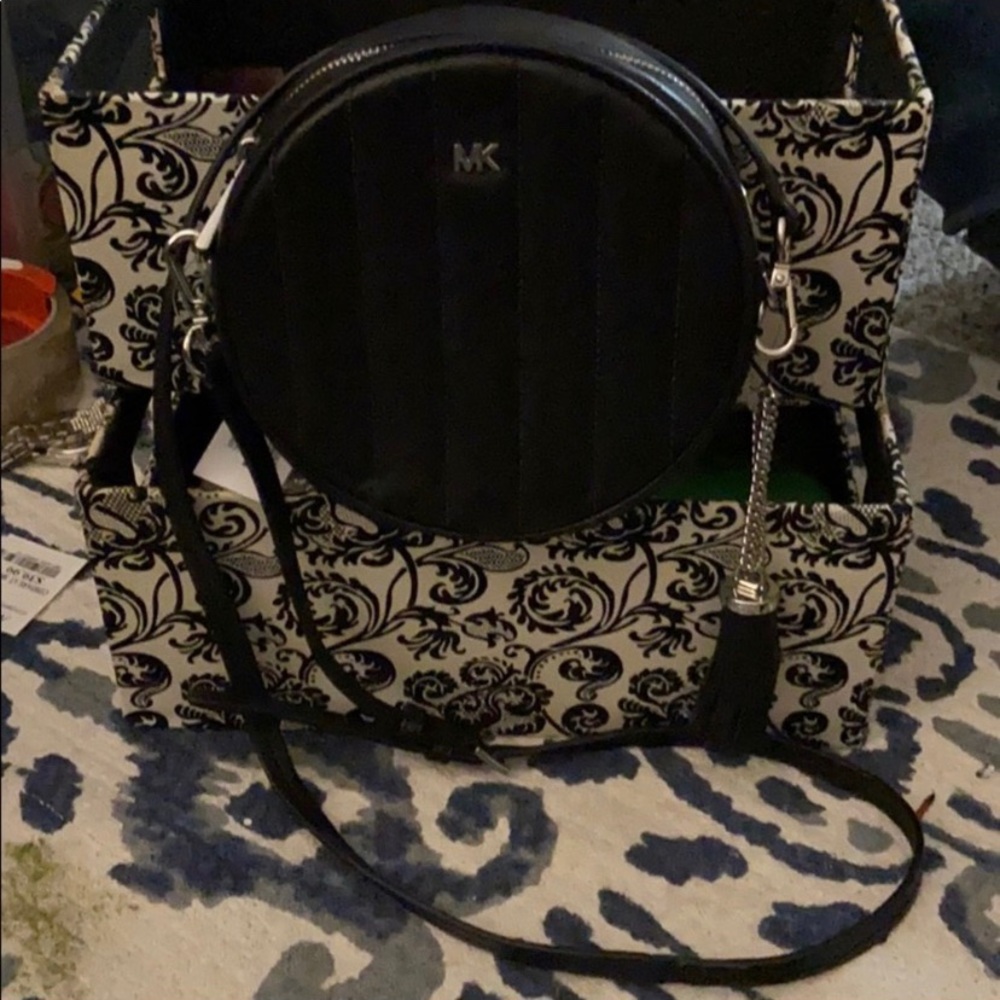 Michael Kors circle purse
